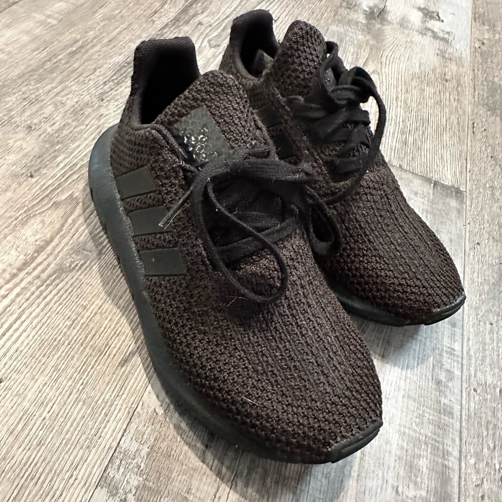 ADIDAS Swift Run C